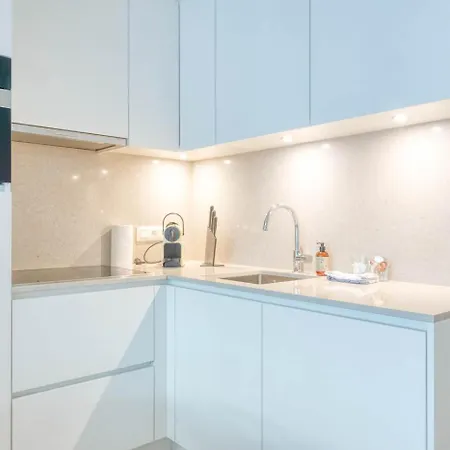 Cozy 5-person Near The In 아파트