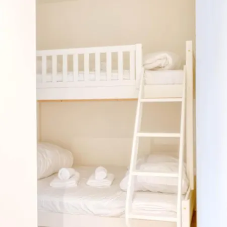 Cozy 5-person Near The In 아파트 *