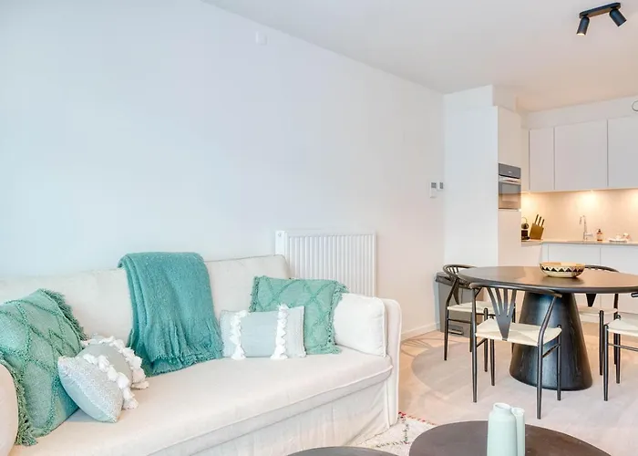 Cozy 5-person Near The In 公寓 *